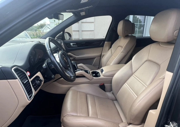 Porsche Cayenne cena 249000 przebieg: 85000, rok produkcji 2019 z Pobiedziska małe 106